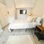 Soho Guest House Room 6