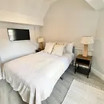 Soho Guest House Room 6
