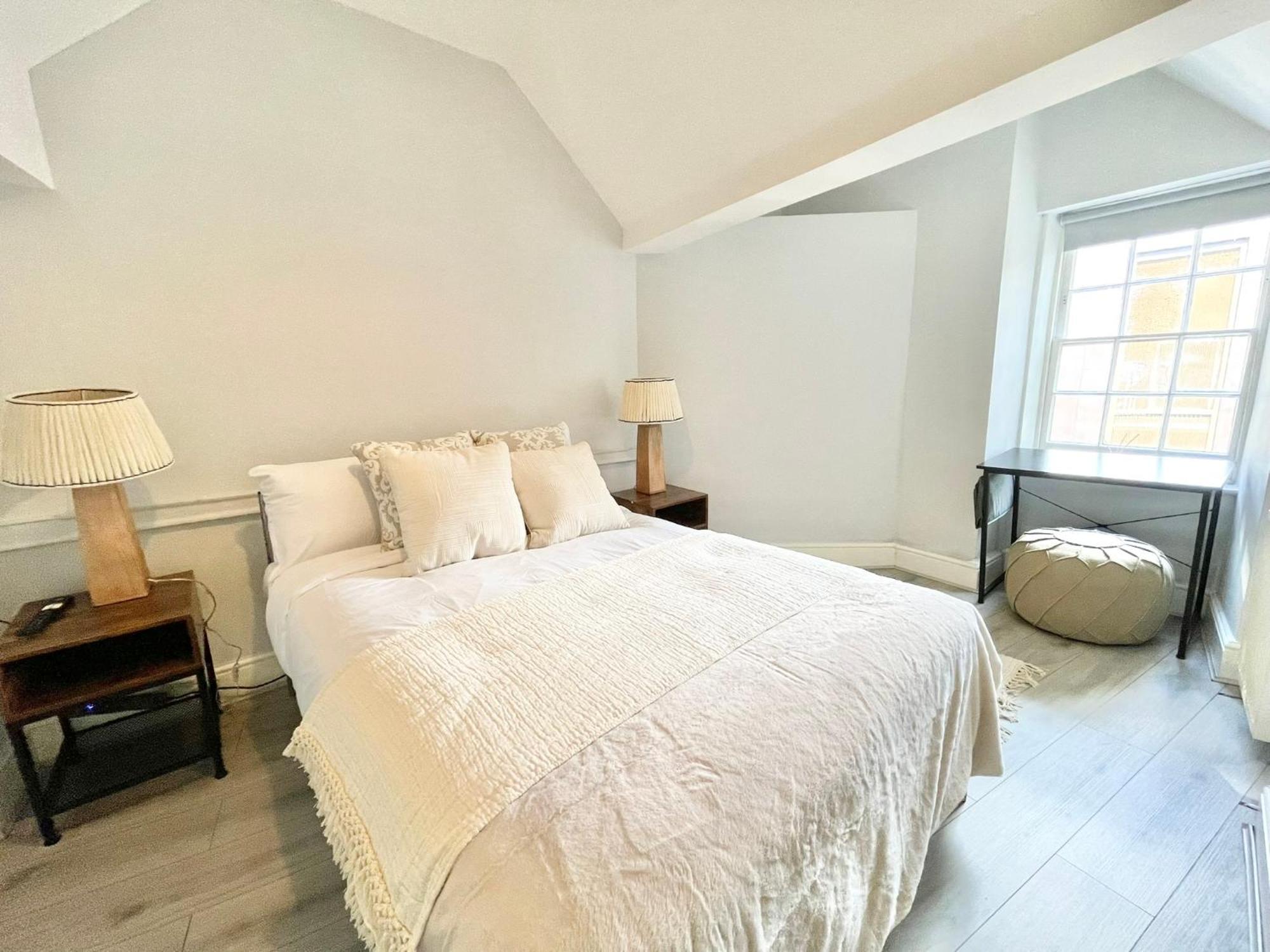 Soho 6 *